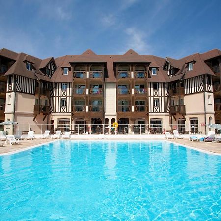 Pierre & Vacances La Residence Du Golf Довил Екстериор снимка