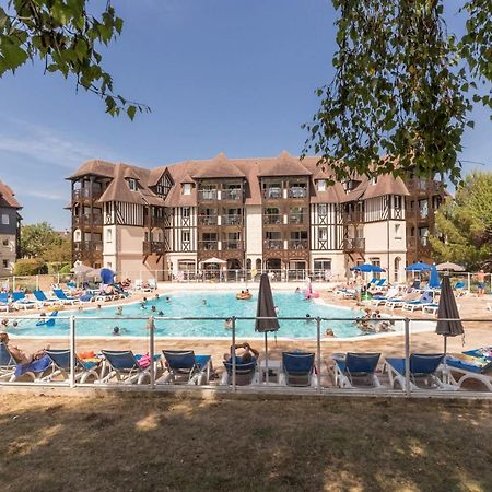 Pierre & Vacances La Residence Du Golf Довил Екстериор снимка