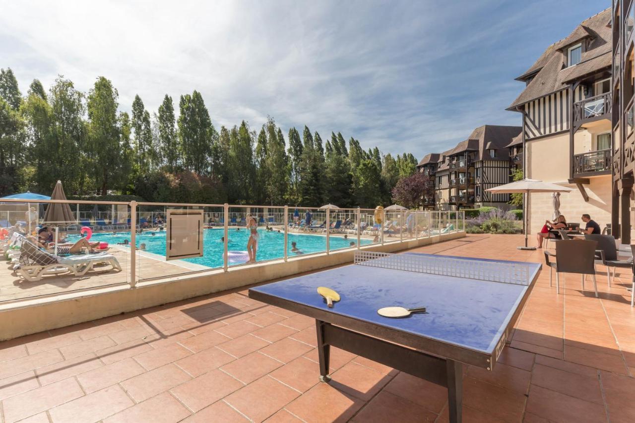 Pierre & Vacances La Residence Du Golf Довил Екстериор снимка
