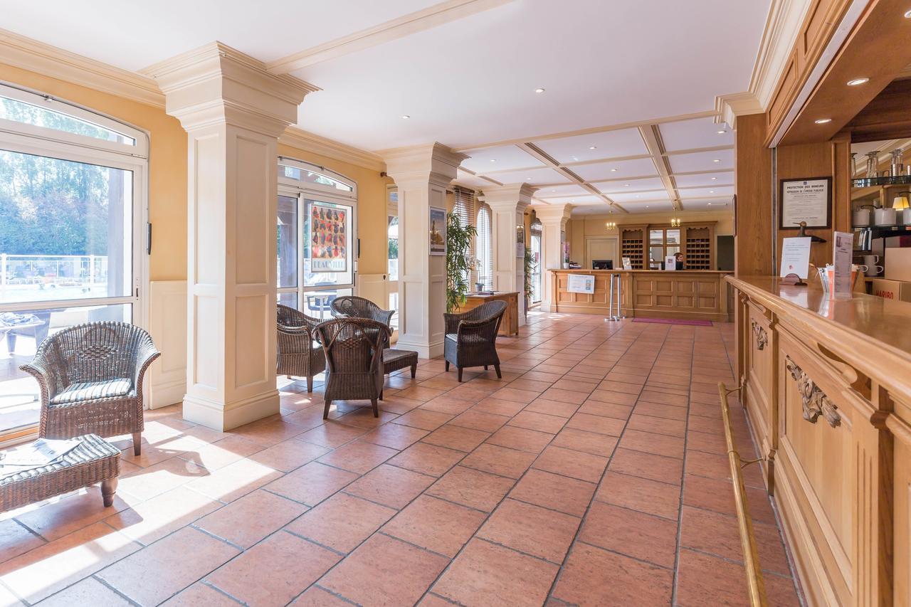 Pierre & Vacances La Residence Du Golf Довил Екстериор снимка