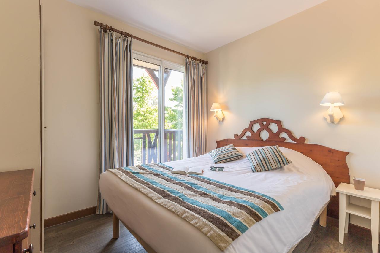 Pierre & Vacances La Residence Du Golf Довил Екстериор снимка