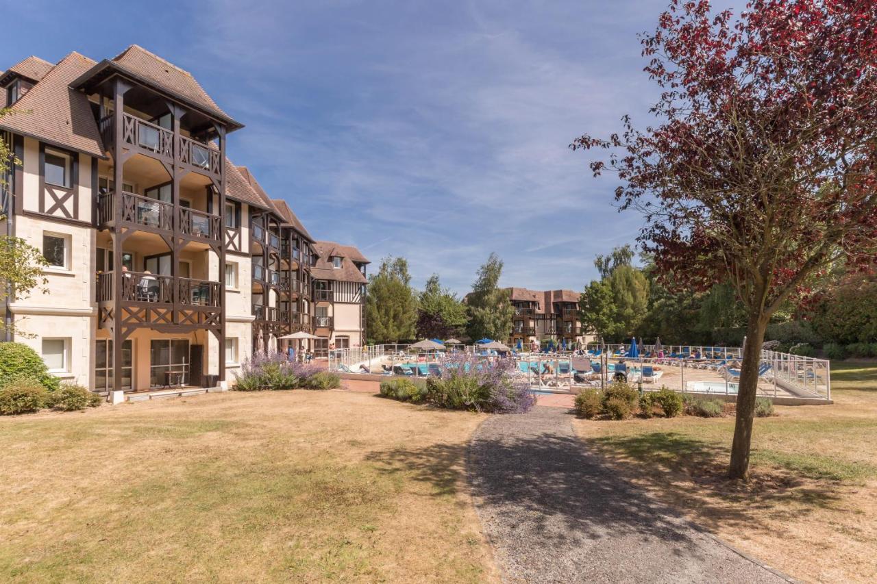 Pierre & Vacances La Residence Du Golf Довил Екстериор снимка